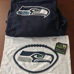 Seahawks Team Apparel Blue Hoodie with Towel L